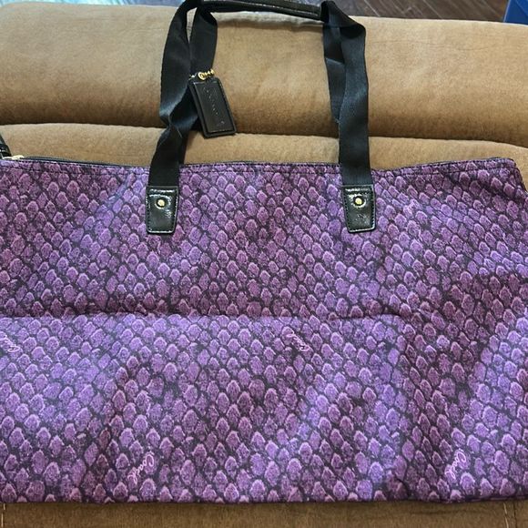 Coach Purple Snake Print Getaway Packable Travel Weekender Tote with Pouch. NWT - Picture 8 of 11